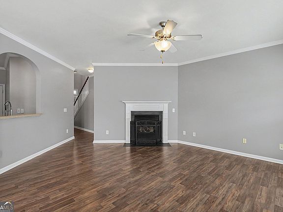 4th image of 211 Meadow Run