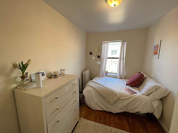 5th image of 536 E 5th St APT 16