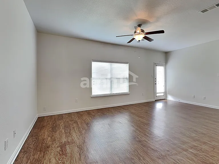 920 Summer Stream Rd — Photo 7