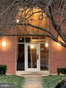 4251 Americana Dr APT 203, Annandale, VA, 22003