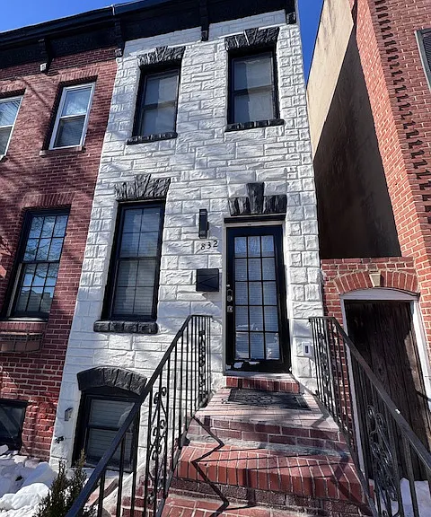 832 S Kenwood Ave — Photo 1