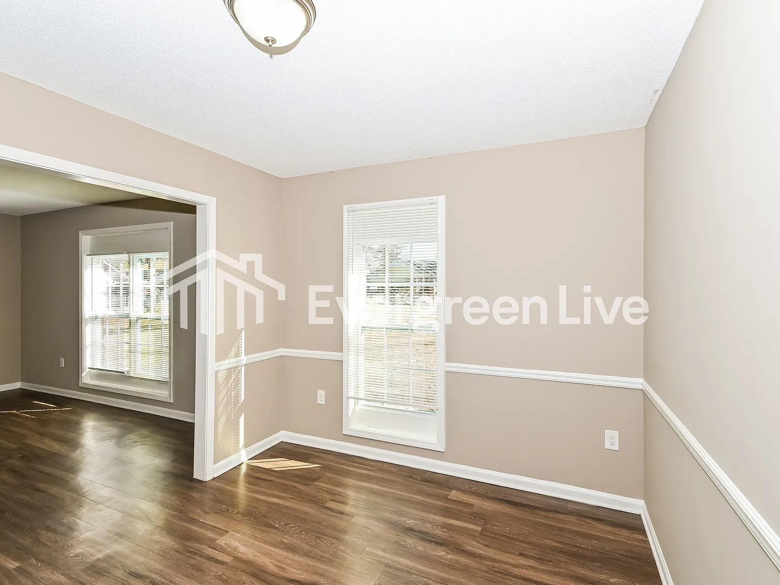 3 bed, 2.0 bath, 1639 sqft, $1,295 — Photo 3