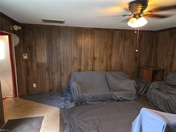 3rd image of 710 Norwood Cir