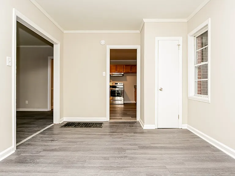 1529168_019_dining_room_13458875.jpg
