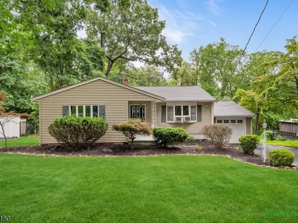 130 Vreeland Ave, Bloomingdale Boro, NJ 07403
