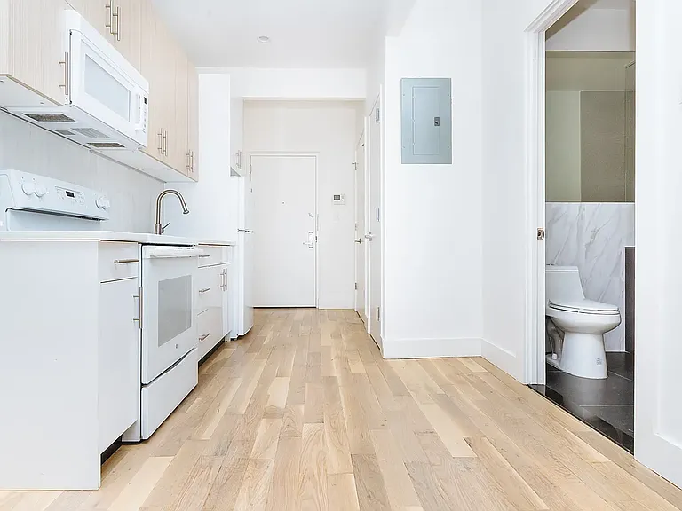 818 Lexington Ave #3S — Photo 1
