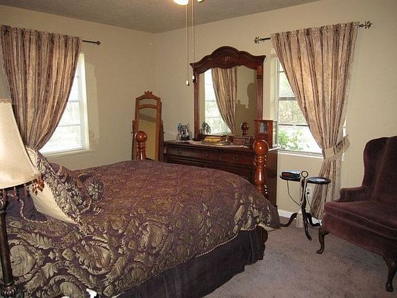 5th image of 317 Hideaway Ln E