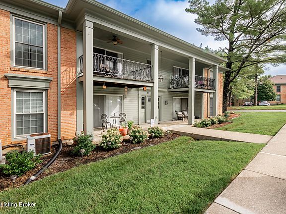 3rd image of 818 Highwood Dr #128