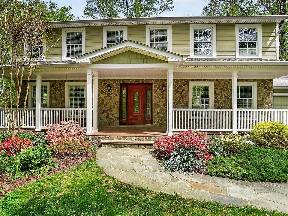 1st image of 328 Greenridge Dr