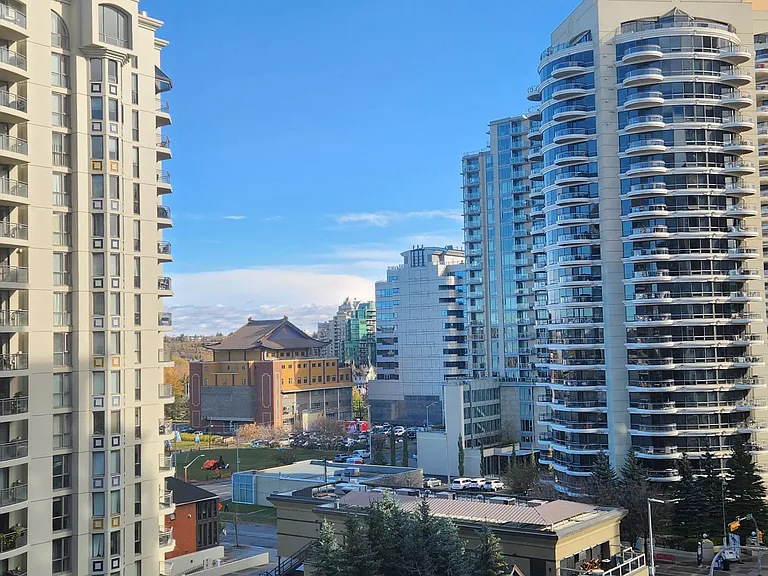 1121 6th Ave SW #813 — Photo 16