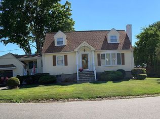 16 Hanford Rd, Stoneham, MA 02180