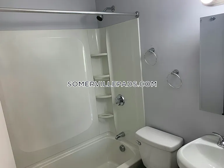 146 Highland Ave #1R — Photo 10
