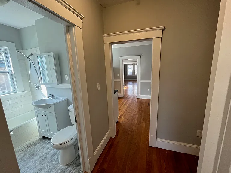 113 Sherwood St #3R — Photo 8