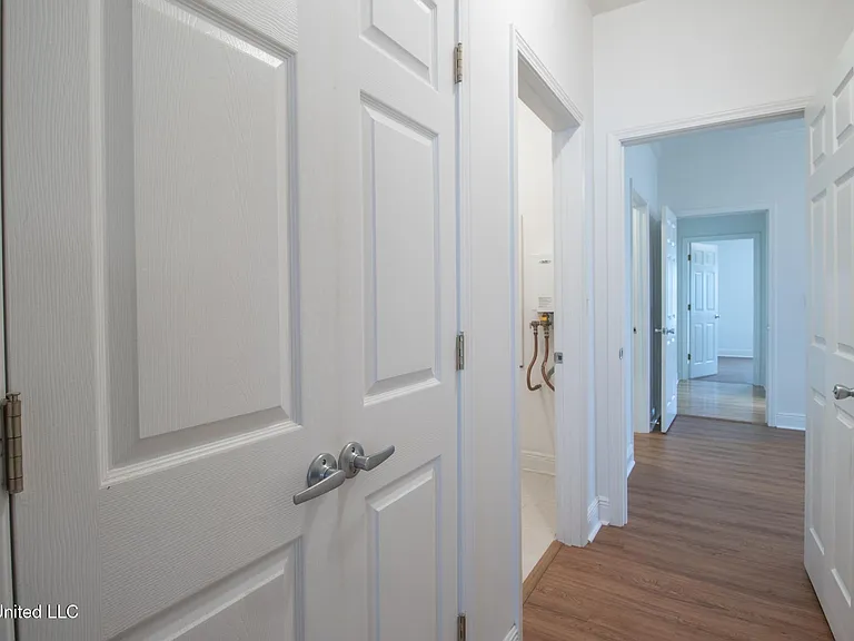 126 Miramar Ave — Photo 15