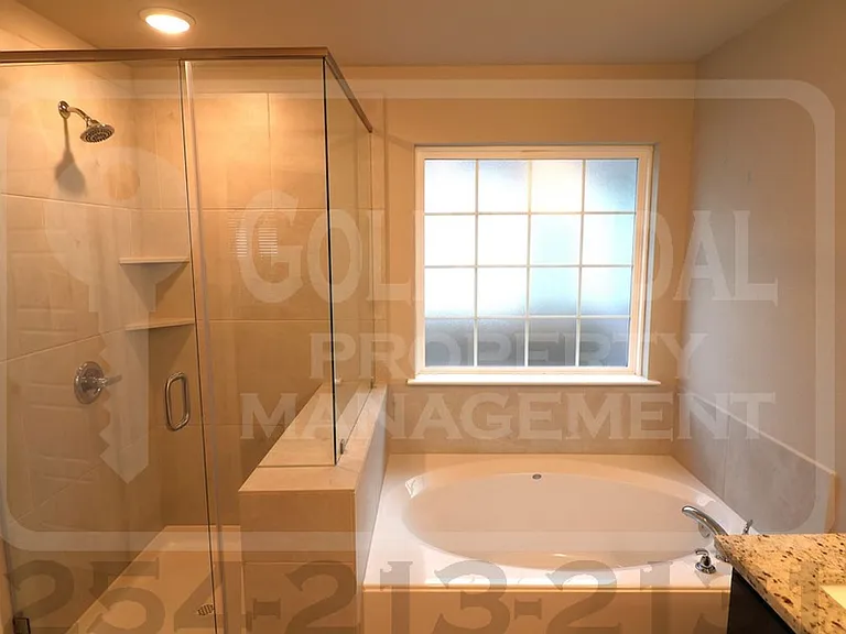 1810 Horatio St — Photo 18