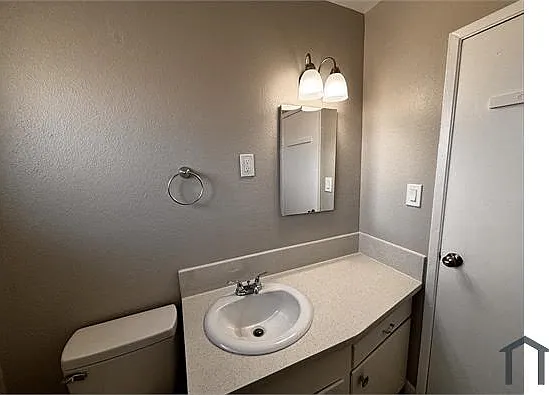 520 Albert Ave #4 — Photo 8