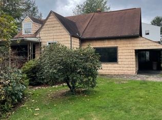 1050 Butler Rd, Springdale, PA 15144