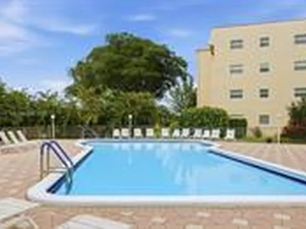 1035 COUNTRY CLUB Drive #303, Margate, FL 33063