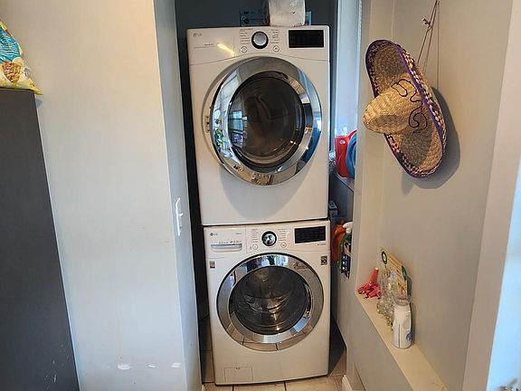 4th image of 972 Saratoga St #6A