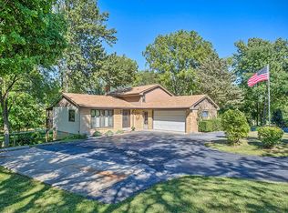 25288 Chestnut Dr, Le Roy, IL 61752