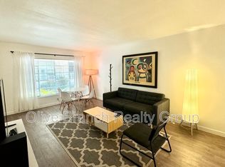8277 W Fountain Ave APT 4, Los Angeles, CA 90046