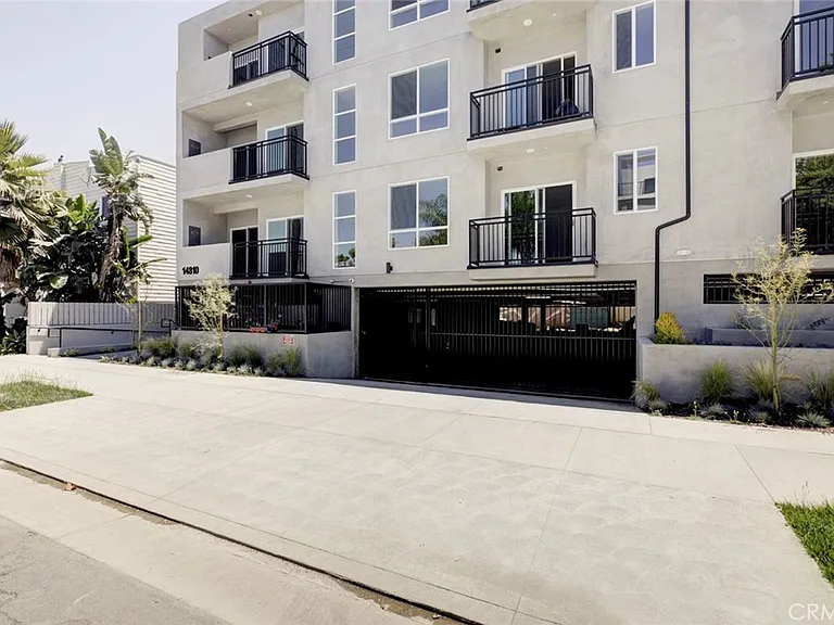 14810 Delano St #406 — Photo 14
