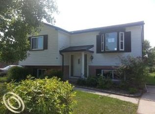 32030 Glaser Rd, Brownstown, MI 48173