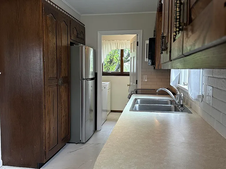 9 Heaphy Ln — Photo 5