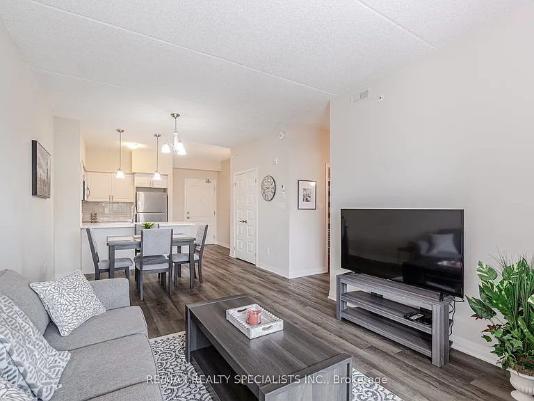 610 Farmstead Dr #315 — Photo 16