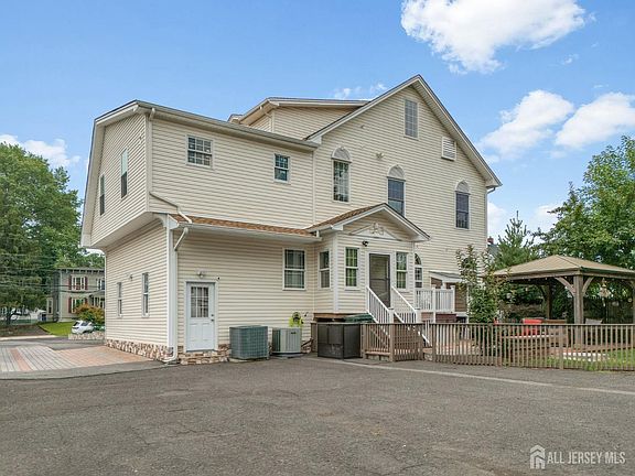 3rd image of 262 Prospect Ave