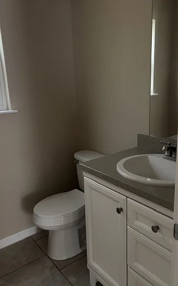 1/2 bathroom