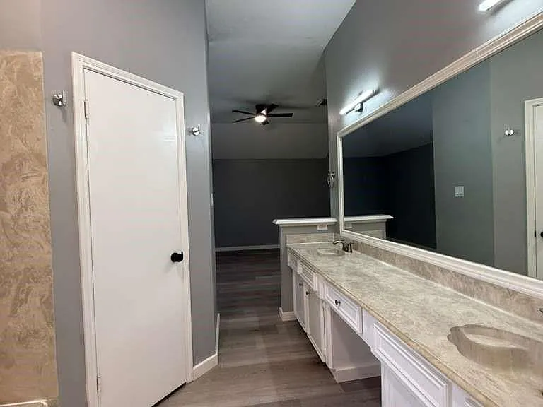 1019 Western Springs Dr — Photo 10