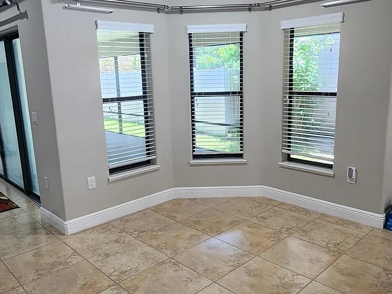 1247 Donegal Dr — Photo 11