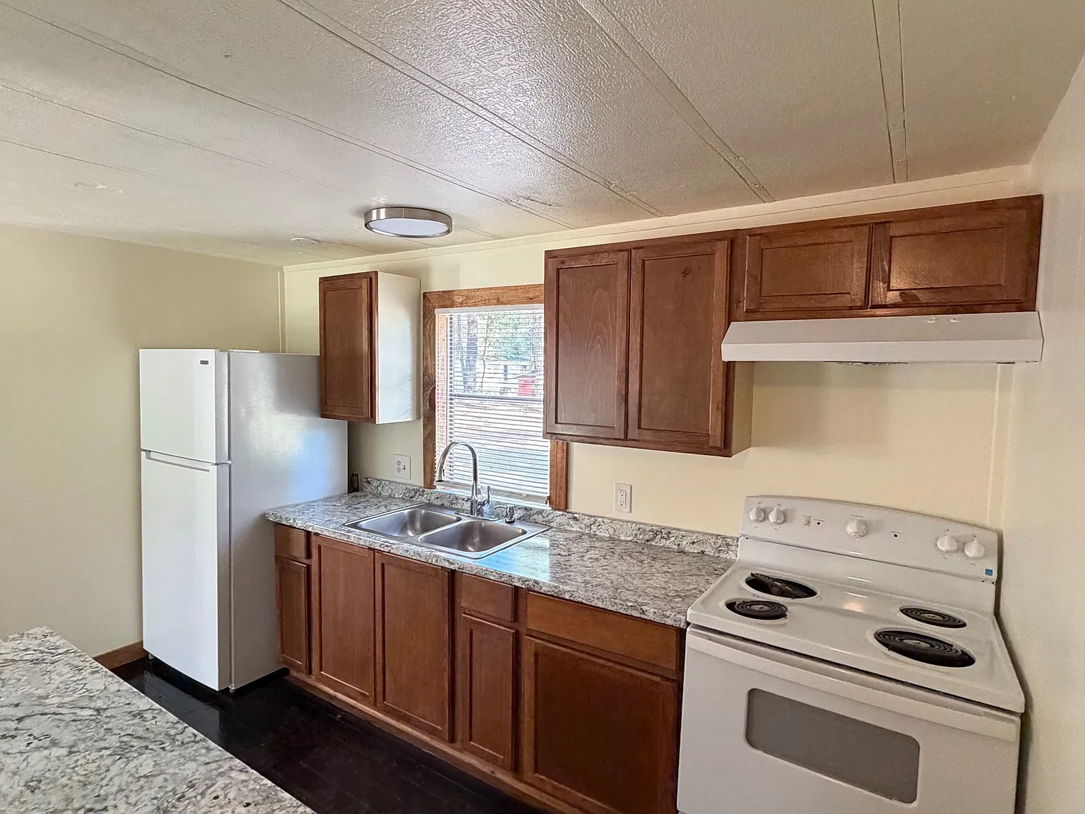 85 Young Rd — Photo 3