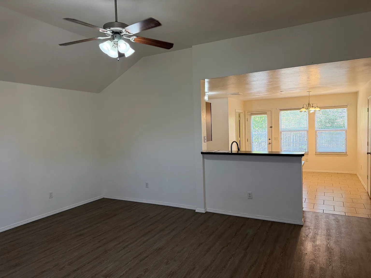 3 bed, 1320 sqft, $1,550 — Photo 2