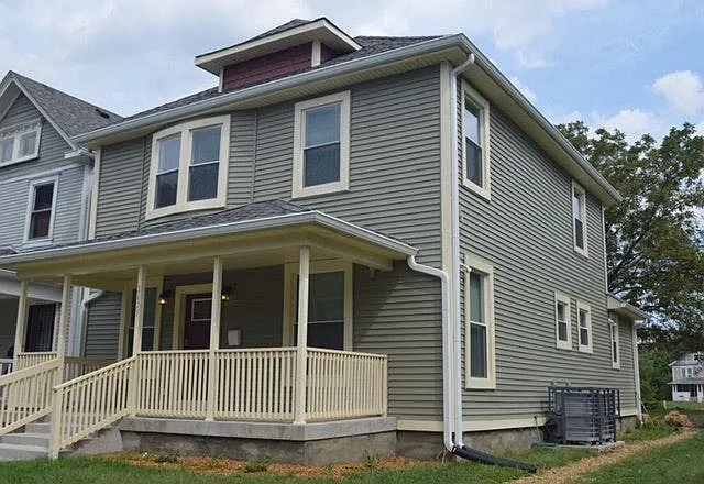 2625 Broadway Street — Photo 2