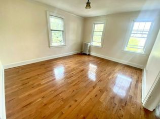29-34 162nd St #2F, Flushing, NY 11358