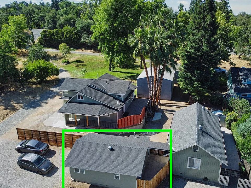 Detached studio apartment