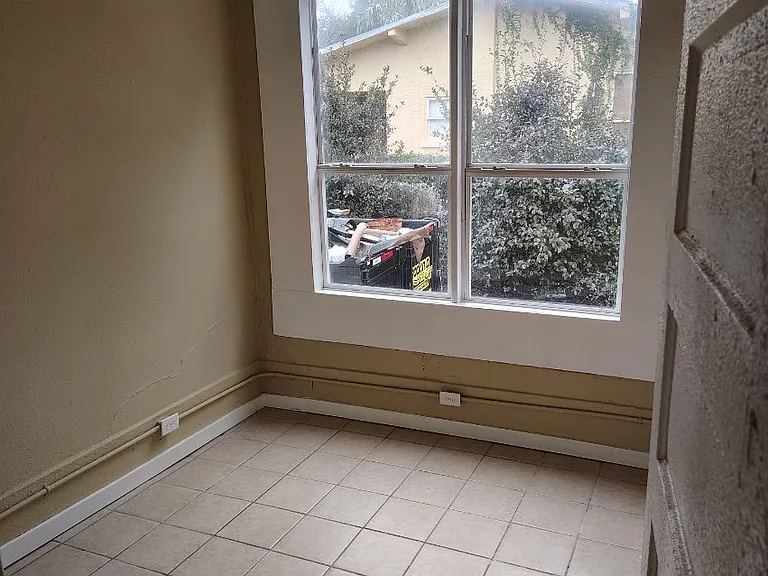 509 E Johnston Ave — Photo 4