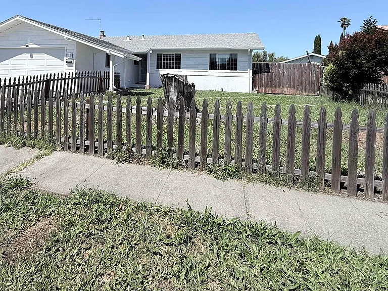 15 Lena Dr — Photo 22