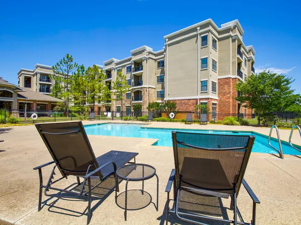 Riverwalk Apartments