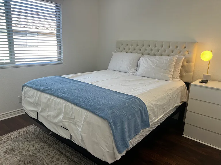 7825 Seaglen Dr — Photo 50