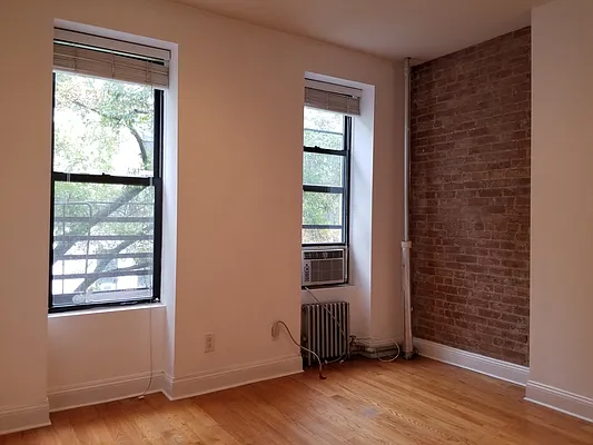 Rented by Domus Realty | media 22