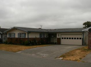 1009 Holly Ln, Fortuna, CA 95540