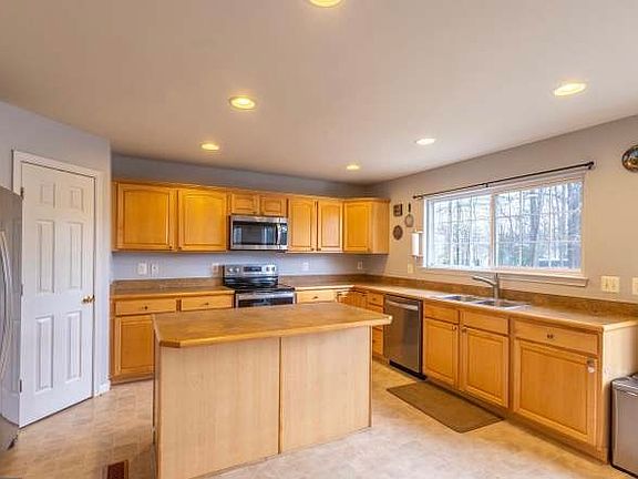 5th image of 8936 Mullen Rd