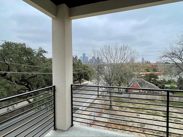 2727 Houston Ave #205 — Photo 18