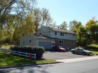 5315 Greenview Ln, Golden Valley, MN 55422