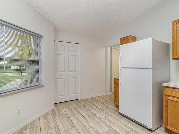 5th image of 4057 Mount Carmel Ln