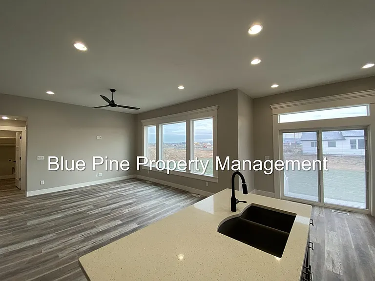 3840 Ventura Ave — Photo 5