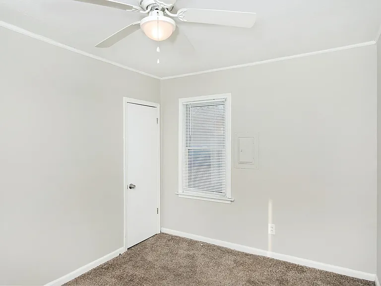 2318 Fisher St — Photo 10